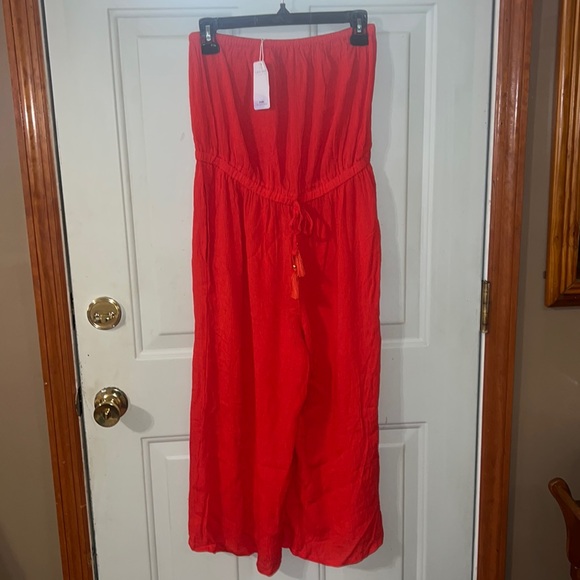 NWT Lascana strapless red jumpsuit light weight with pockets sz Medium - Picture 2 of 3